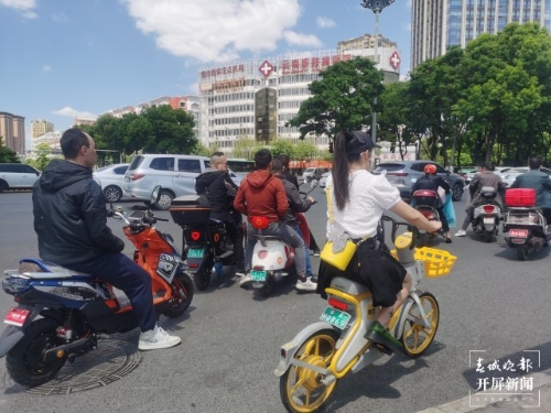 （内容运营中心）开屏观察 @昆明人，你的电动自行车换了吗？