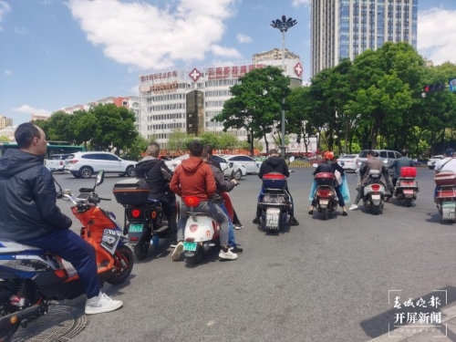 （内容运营中心）开屏观察 @昆明人，你的电动自行车换了吗？